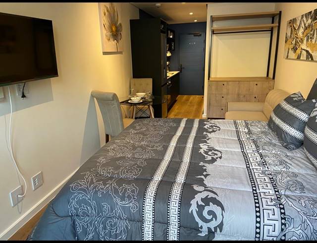 0.5 BEDROOM APARTMENT RENTED IN SEA POINT